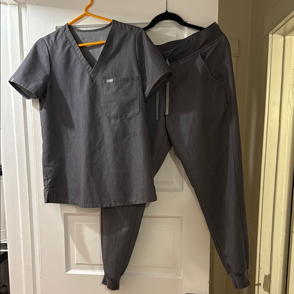 Figs Gray Scrub Set